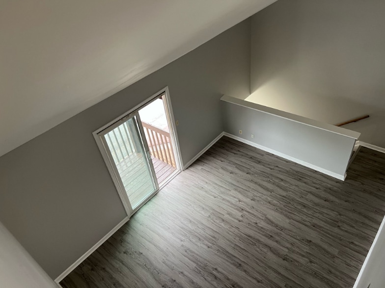 Building Photo - 755 Burcale Rd