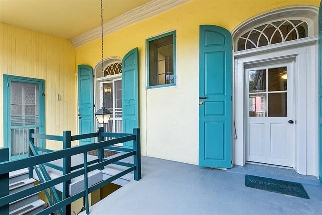 Building Photo - 629 Royal St