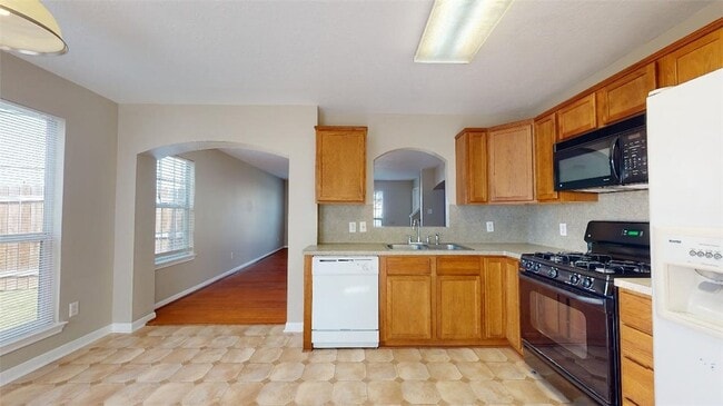 Building Photo - 505 Camp Ct