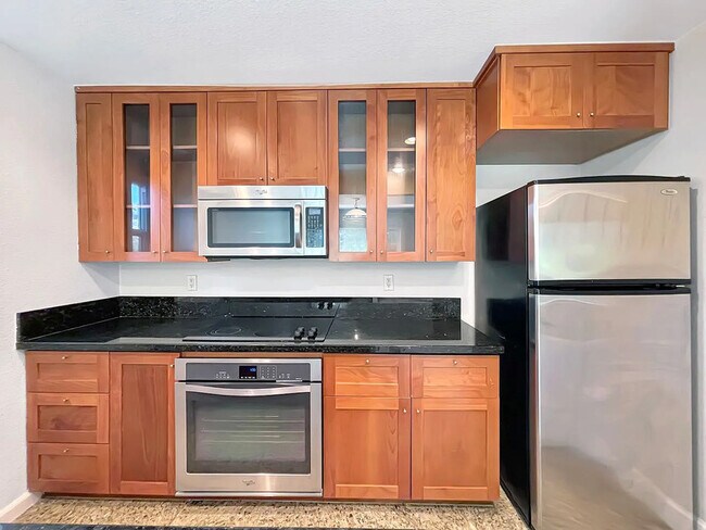 Building Photo - 8503 Villa La Jolla Dr