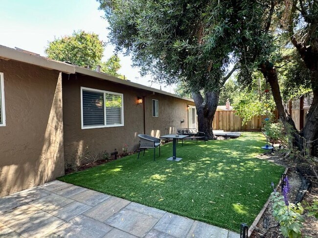 Building Photo - Recently Remodeled Home- Gourmet Kitchen- ...