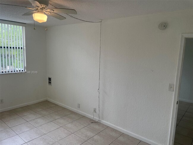 Building Photo - 2401 Riverside Dr