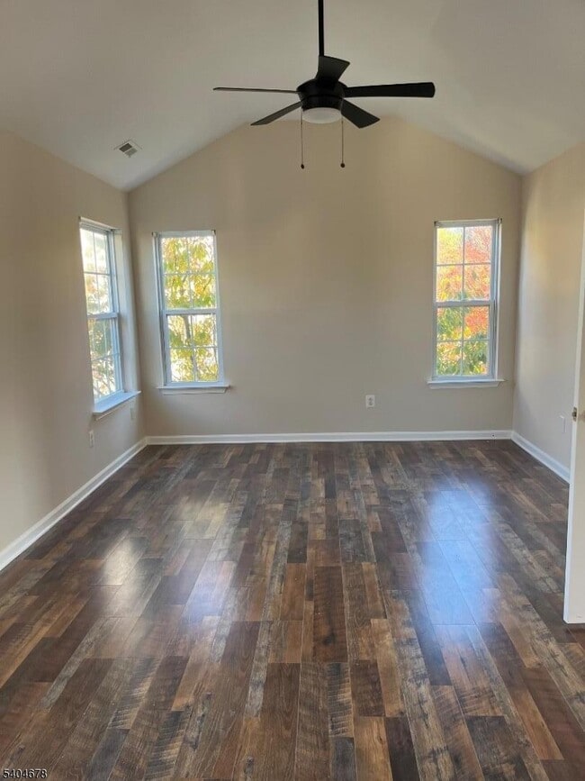 Building Photo - 196 Winding Hill Dr