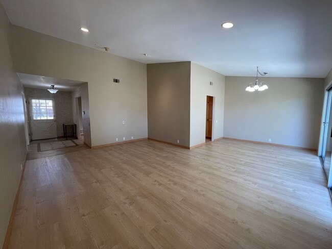 Building Photo - Recently Remodeled 4 Bedroom 2 Bath Single...