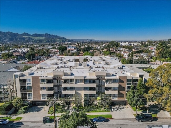 Building Photo - 1305 N Columbus Ave