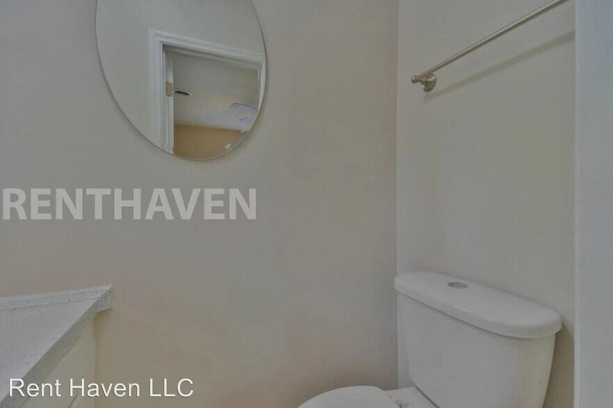 Building Photo - 421 Kingshead Ct