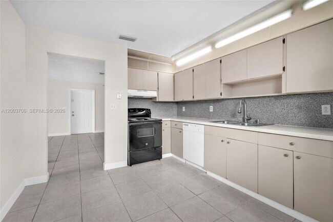 Building Photo - 2125 McKinley St