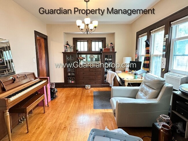 Building Photo - South Minneapolis Single Family Home, Fenc...
