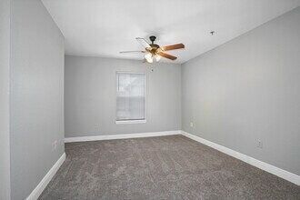 Building Photo - 8516 Island Breeze Ln