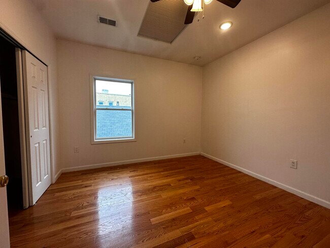 Building Photo - 134 Bostwick Ave