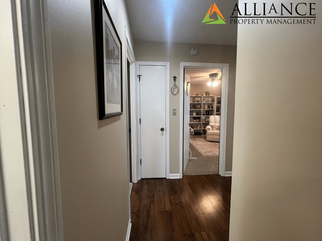 Building Photo - Beautiful Home with Easy Access to Ft. Riley!