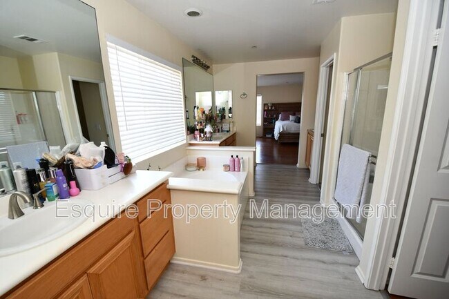 Building Photo - 371 Huerta St