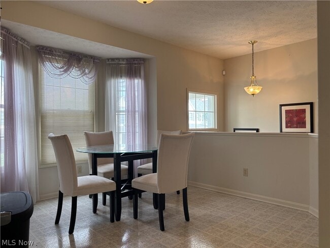 Building Photo - 1944 E 82nd St