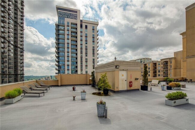 Building Photo - 1101 Juniper St NE