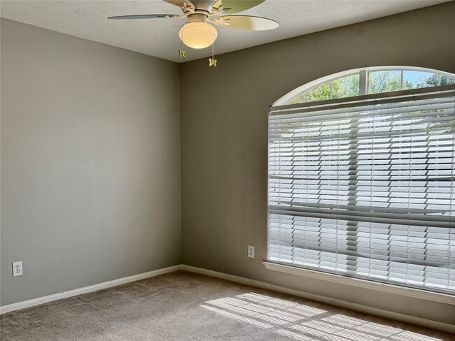 Building Photo - 6622 Grant Dr