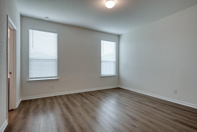 Building Photo - 9518 Hinterlands Dr