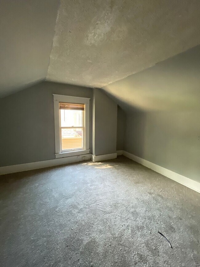 Building Photo - 1415 Neosho St
