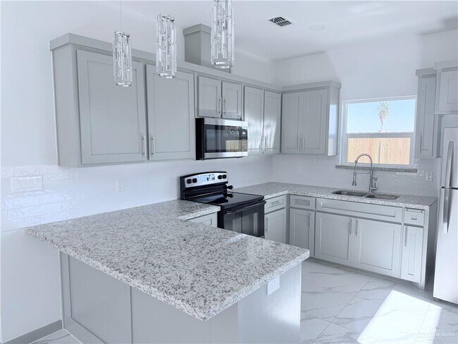 Building Photo - 11 Bliss