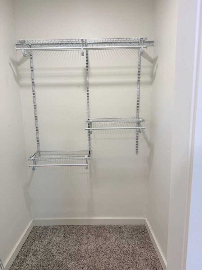 Building Photo - Cute 2 bedroom home in Prague!