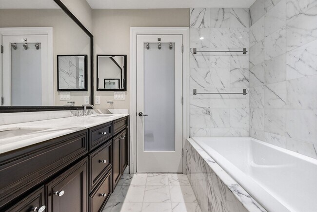 Building Photo - 410 Boylston St