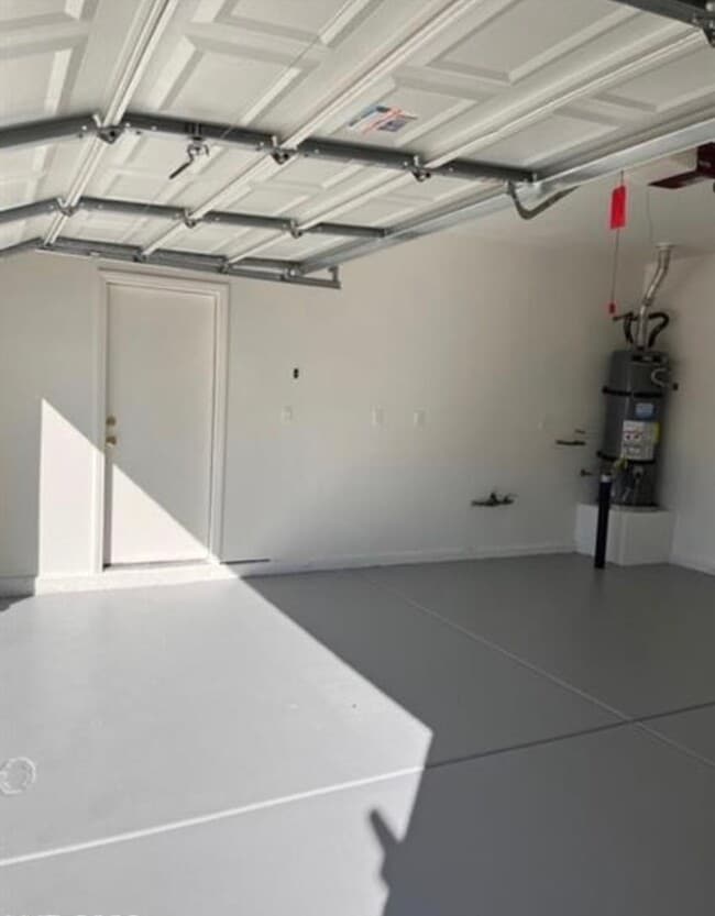 Building Photo - Single Story - 2 bedroom (Gated)