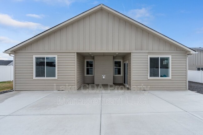 Building Photo - 5673 W Rockingham Dr