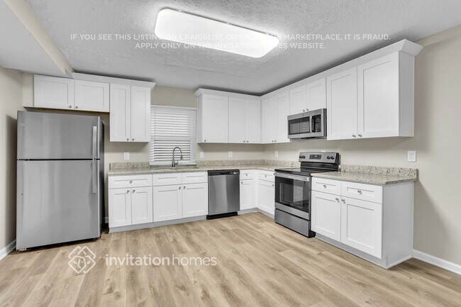 Building Photo - 6584 Oakwood Dr