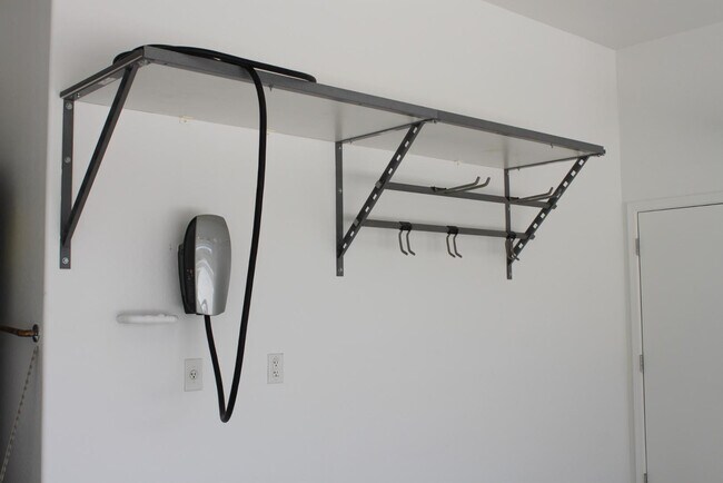 Building Photo - 3458 E Loma Vista St