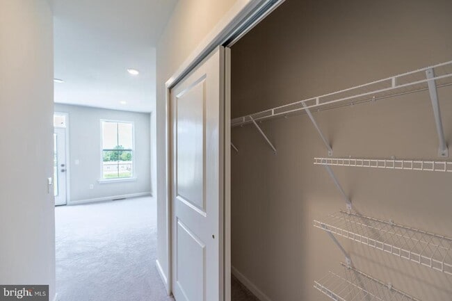 Building Photo - 713 Platinum Dr