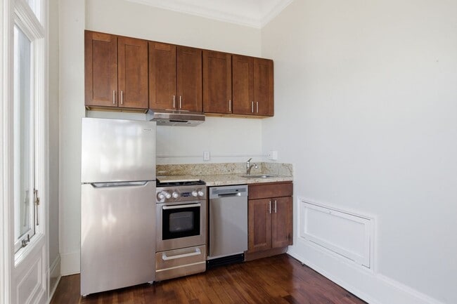 Building Photo - 1405 Van Ness Ave