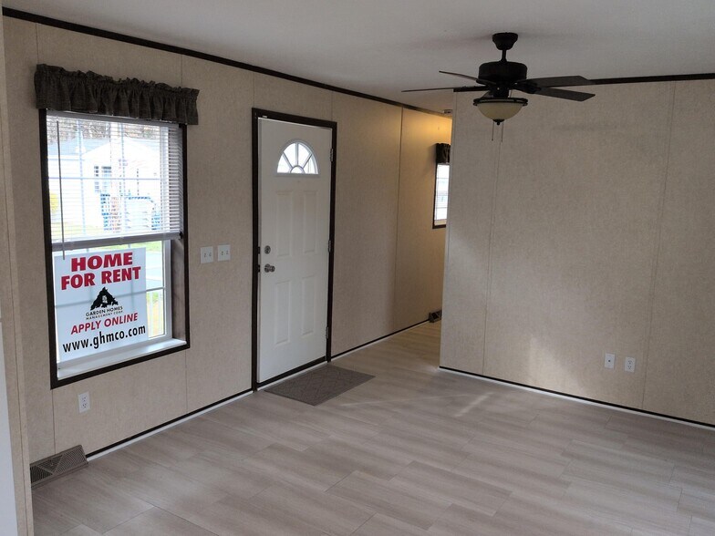 Building Photo - 106 Pine Grove Dr