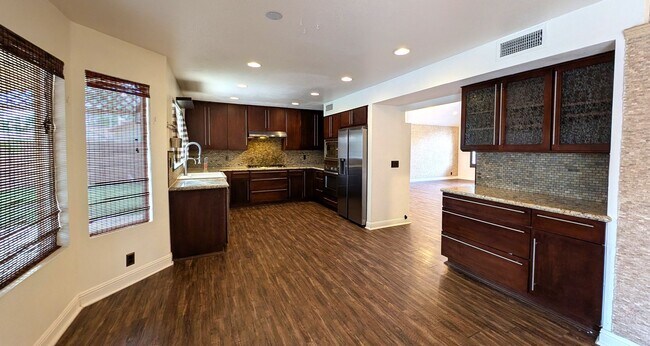 Building Photo - 4 Bedroom Home in the Waters Edge at Ocotillo Community Near W Queen Creek Rd and S Dobson Rd!