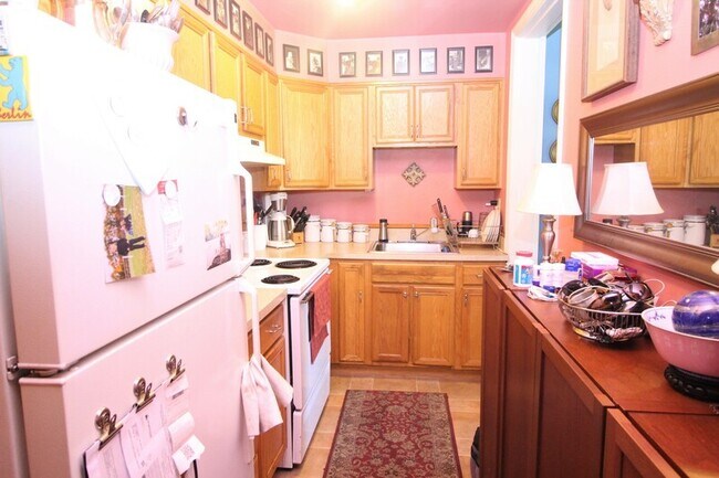 Building Photo - 1011 N Charles St