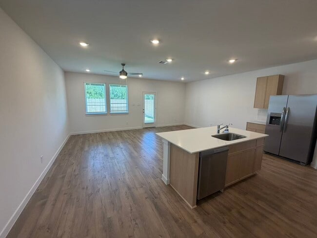 Building Photo - 28122 Meadowlark Sky Dr
