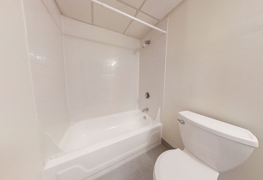 Building Photo - 1088 Boylston St