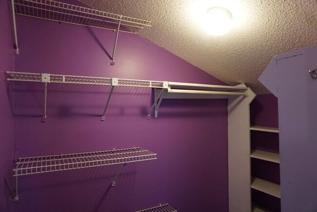 Building Photo - 2 Bedroom Townhome near NAS