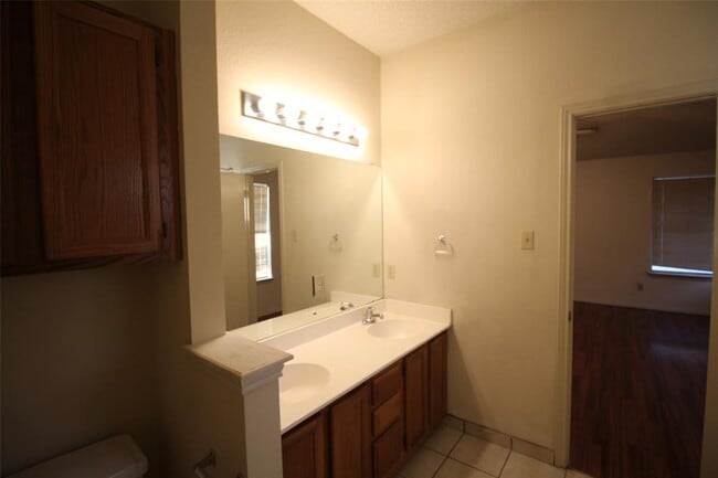 Building Photo - 8622 Piney Creek Bend