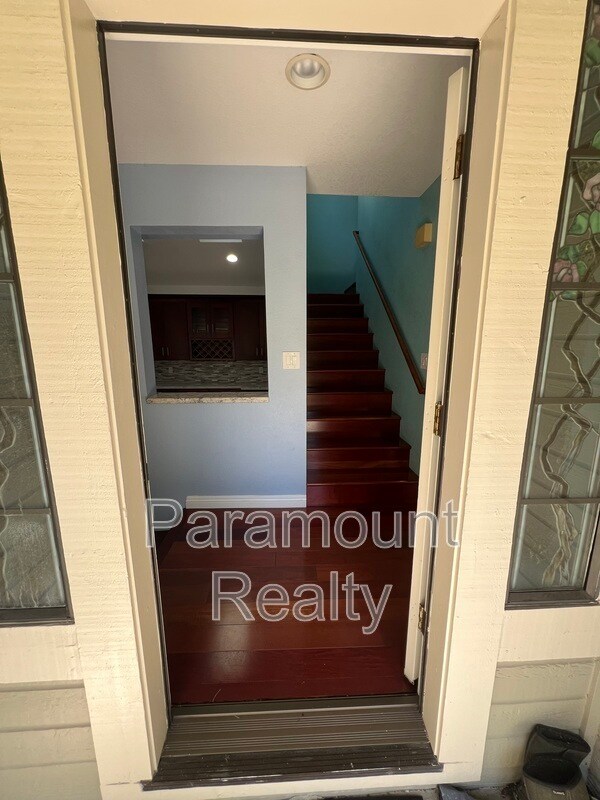 Building Photo - 600 Praderia Cir