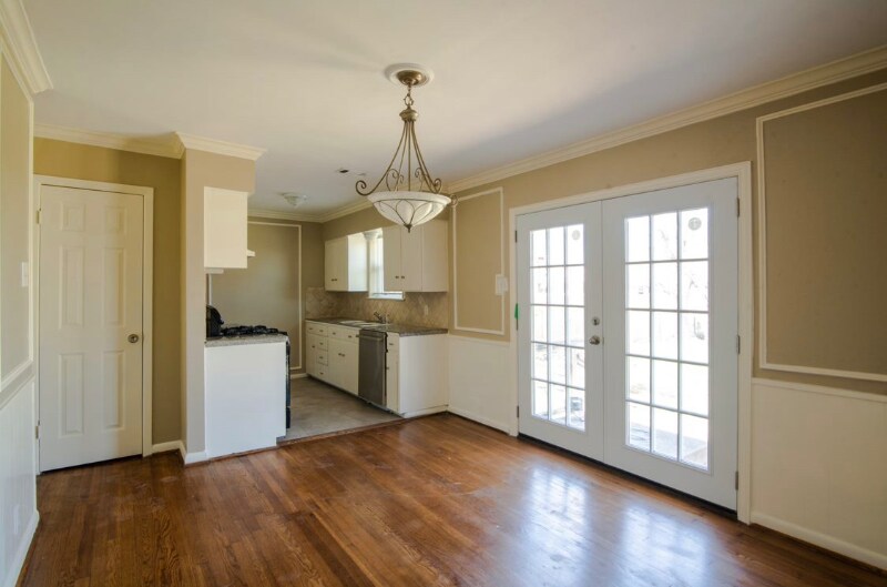 Building Photo - 3521 Hilton Dr