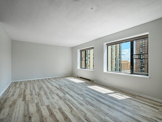 Building Photo - 15 S 1st St