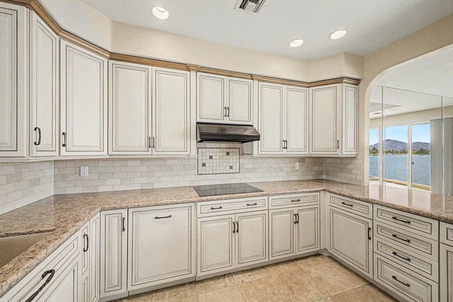 Building Photo - 8407 E Del Camino Dr