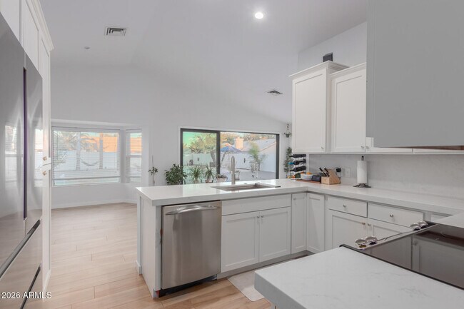 Building Photo - 4039 E Morrow Dr