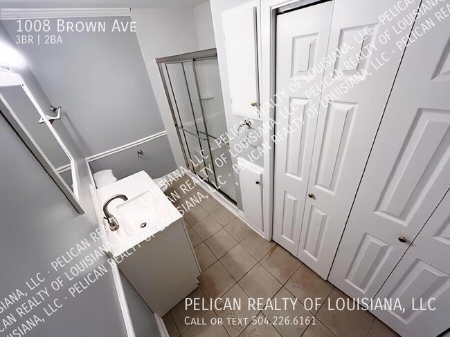 Building Photo - 1008 Brown Ave