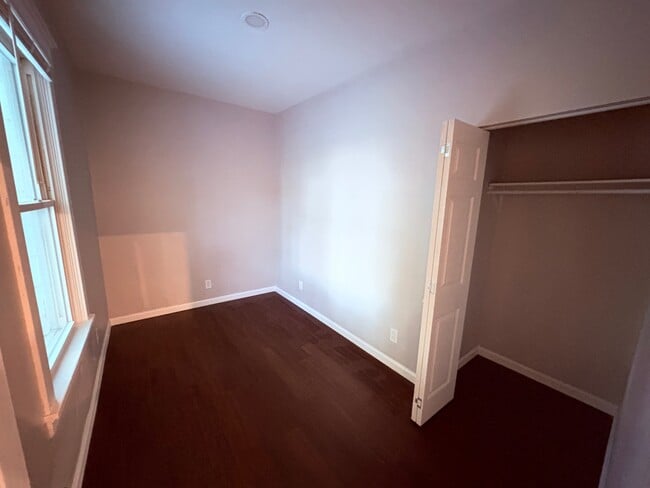 Building Photo - 2012 Schaeffer Pl