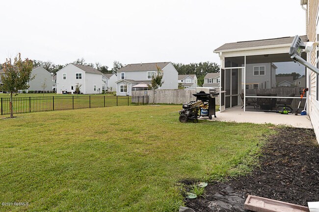 Building Photo - 81 Saluda Way