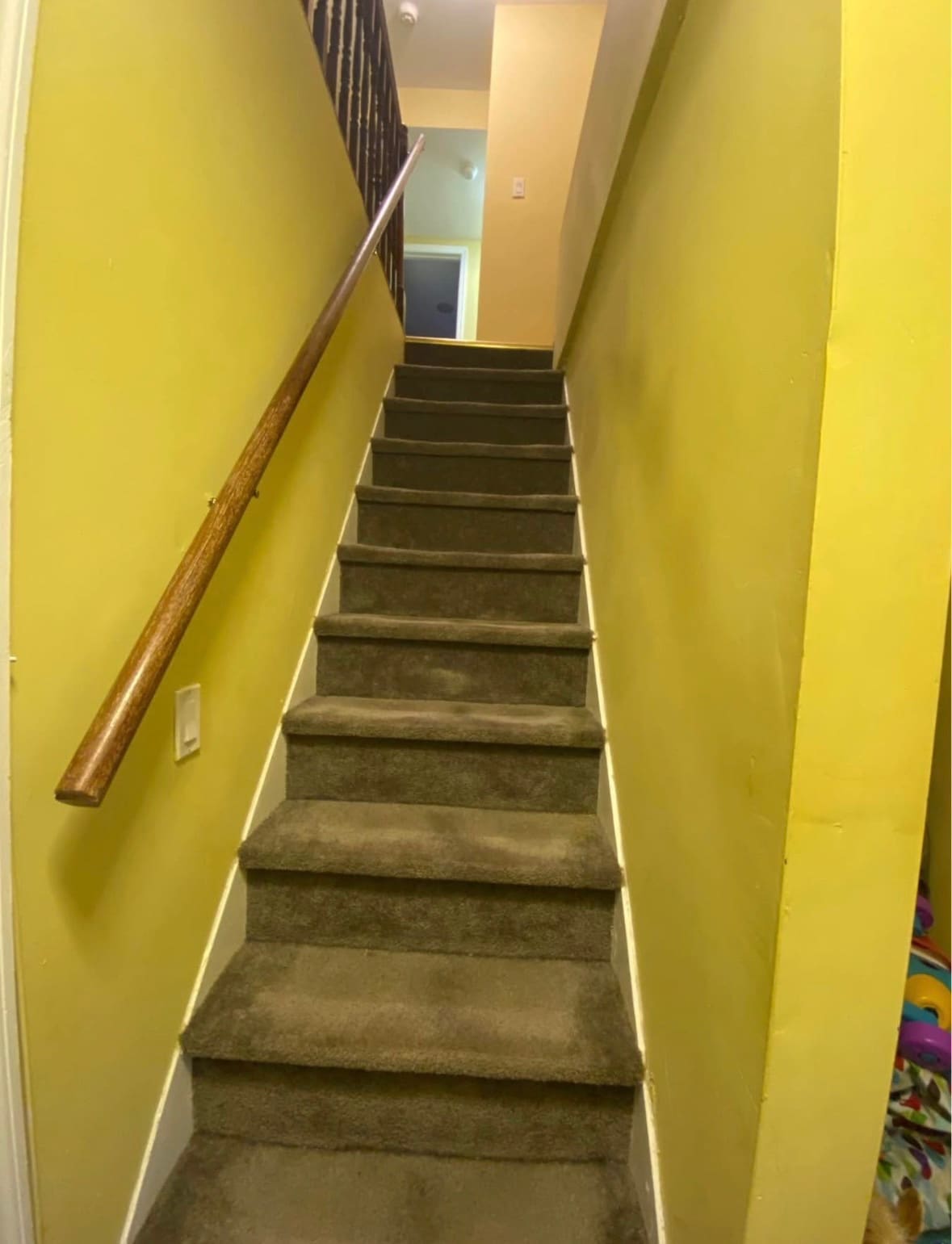 Building Photo - 159 S 4th Ave