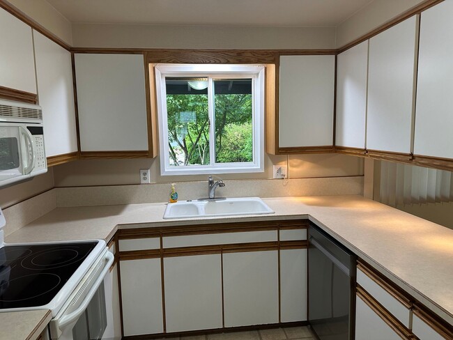 Building Photo - Beautiful 3 bedroom 2 bath house in Thurston!