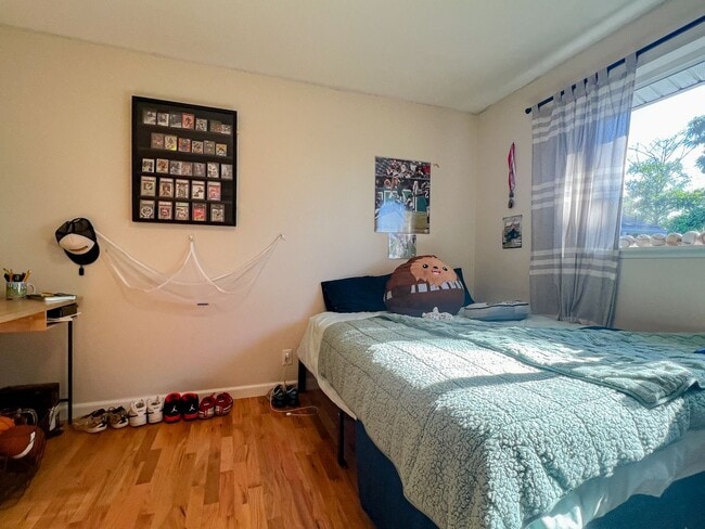Building Photo - 4Bd/1.5Ba Seattle House