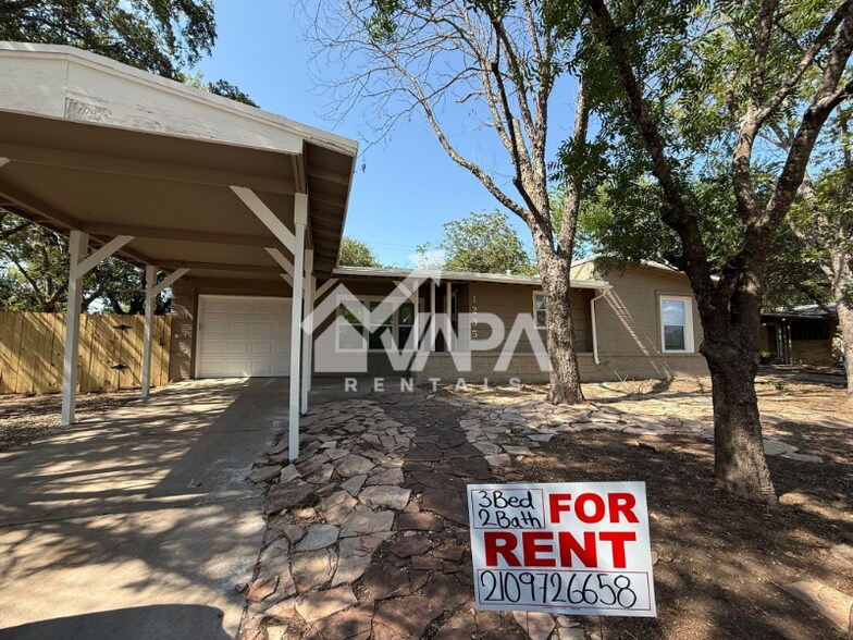 Primary Photo - 1235 Arroya Vista Dr