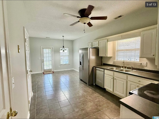 Building Photo - 974 Savannah Ln